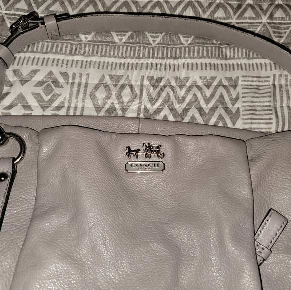 Vintage Coach Crossbody in Grey - Picture 2 of 11